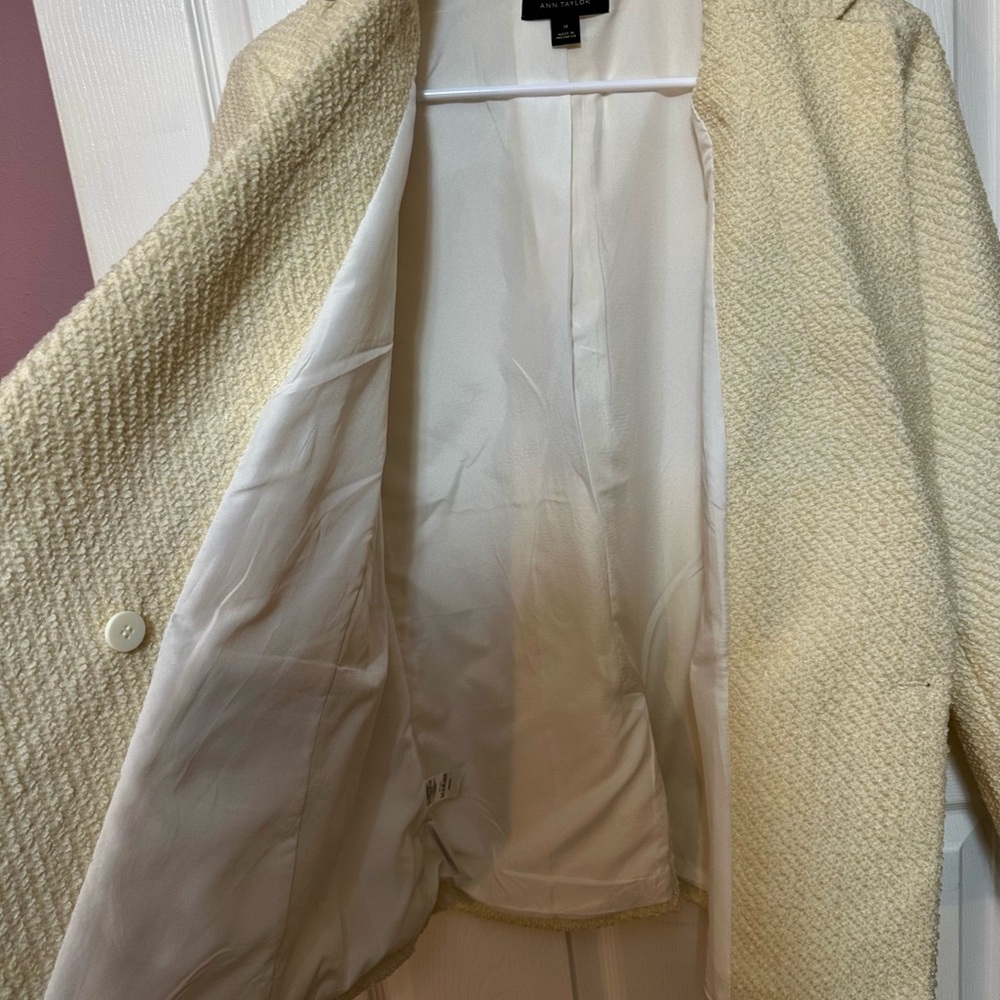 Ann Taylor Size 14 Cream Textured Women's Shacket/Blazer With Pearl Buttons - Picture 6 of 6